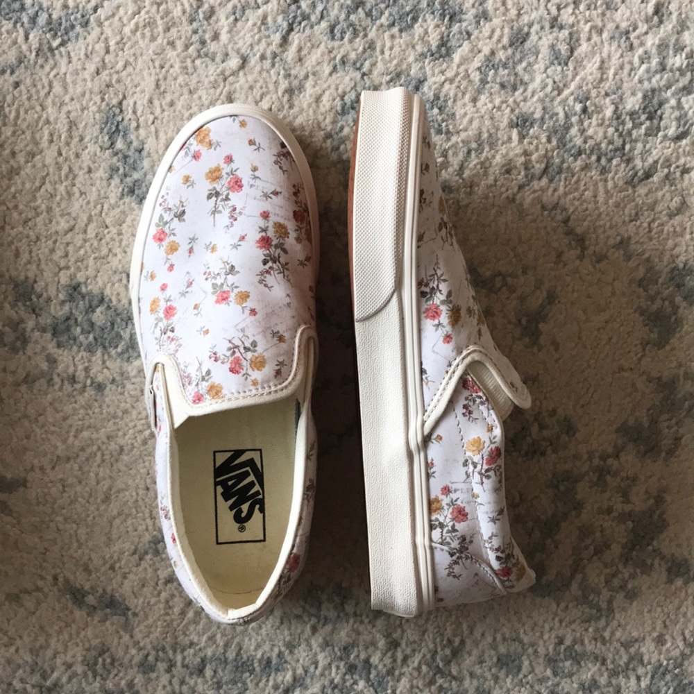 Vintage Floral Women Classic Slip-On Vans